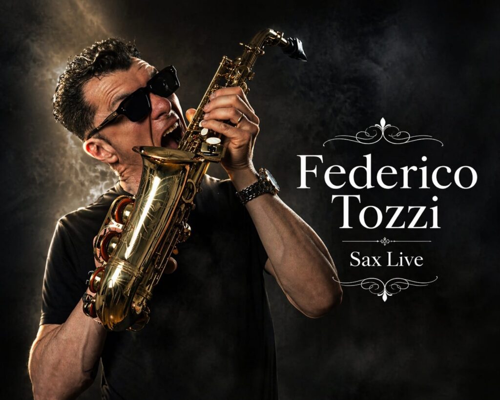 Federico Tozzi con sassofono, grafica Sax Live
